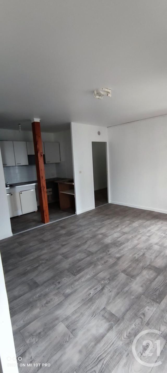 Afficher la photo en grand Appartement F3 à vendre - 4 pièces - 61.63 m2 - VIGNEUX SUR SEINE - 91 - ILE-DE-FRANCE - Century 21 Optimmo
