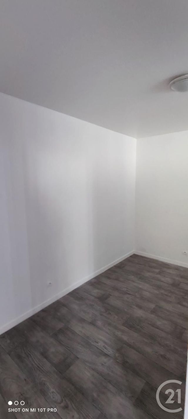 Afficher la photo en grand Appartement F3 à vendre - 4 pièces - 61.63 m2 - VIGNEUX SUR SEINE - 91 - ILE-DE-FRANCE - Century 21 Optimmo