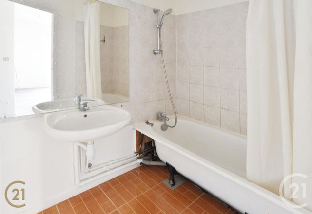 Afficher la photo en grand Appartement F3 à vendre - 4 pièces - 61.63 m2 - VIGNEUX SUR SEINE - 91 - ILE-DE-FRANCE - Century 21 Optimmo