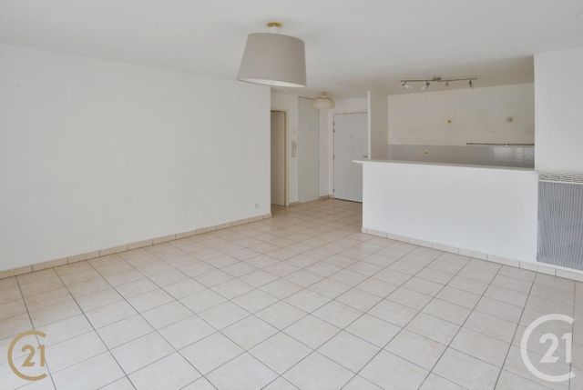 Afficher la photo en grand Appartement F3 à vendre - 3 pièces - 59.45 m2 - VIGNEUX SUR SEINE - 91 - ILE-DE-FRANCE - Century 21 Optimmo