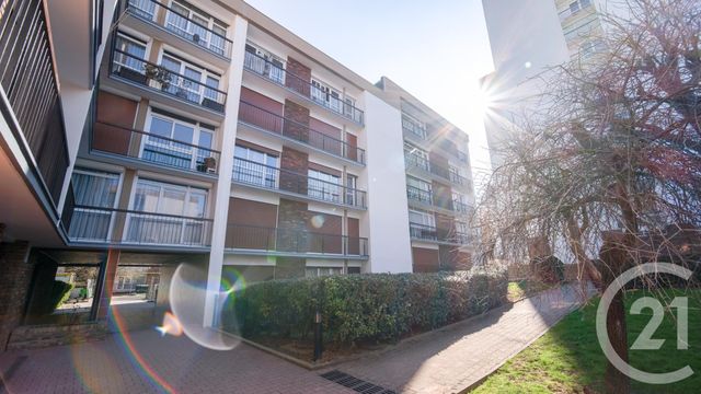 Appartement F5 à vendre - 5 pièces - 92.24 m2 - BOUSSY ST ANTOINE - 91 - ILE-DE-FRANCE - Century 21 Optimmo