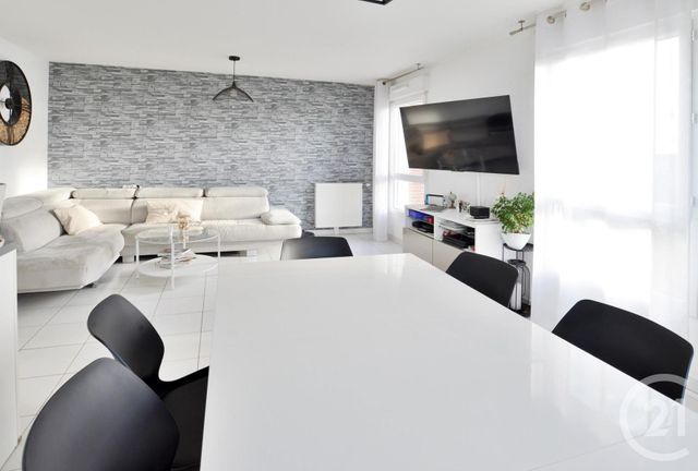 Appartement F4 à vendre - 4 pièces - 69.09 m2 - VIGNEUX SUR SEINE - 91 - ILE-DE-FRANCE - Century 21 Optimmo