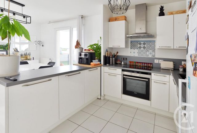 Appartement F4 à vendre - 4 pièces - 69.09 m2 - VIGNEUX SUR SEINE - 91 - ILE-DE-FRANCE - Century 21 Optimmo