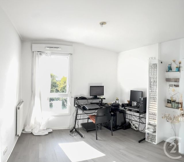 Appartement F3 à vendre - 3 pièces - 56.25 m2 - VIGNEUX SUR SEINE - 91 - ILE-DE-FRANCE - Century 21 Optimmo