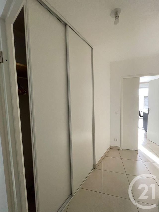 Appartement F3 à louer - 3 pièces - 69.24 m2 - VIGNEUX SUR SEINE - 91 - ILE-DE-FRANCE - Century 21 Optimmo