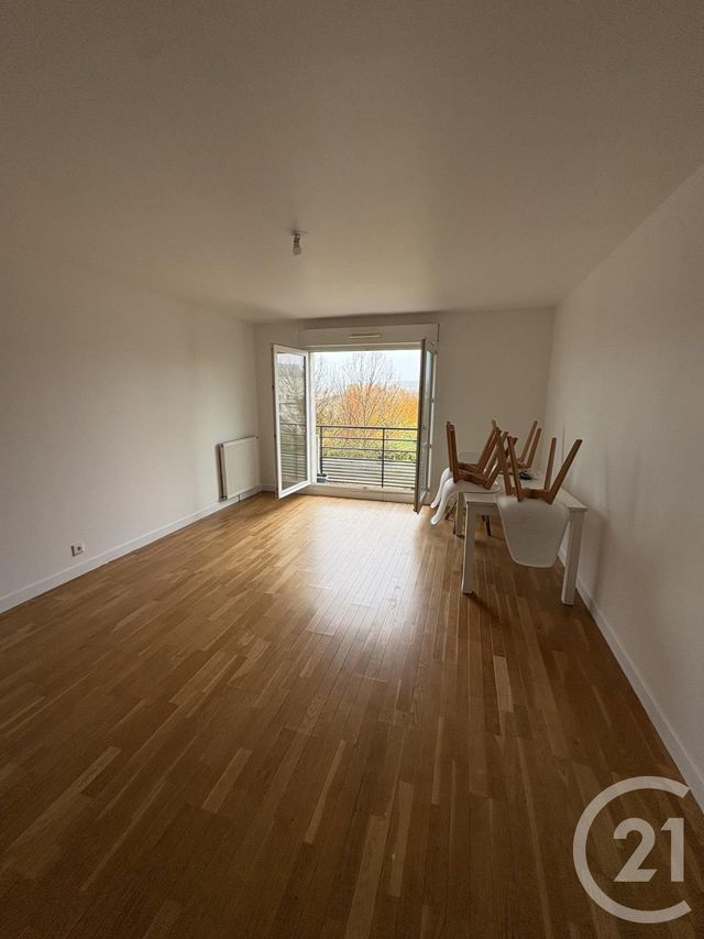 Appartement F3 à louer - 3 pièces - 62.05 m2 - ST PIERRE DU PERRAY - 91 - ILE-DE-FRANCE - Century 21 Optimmo