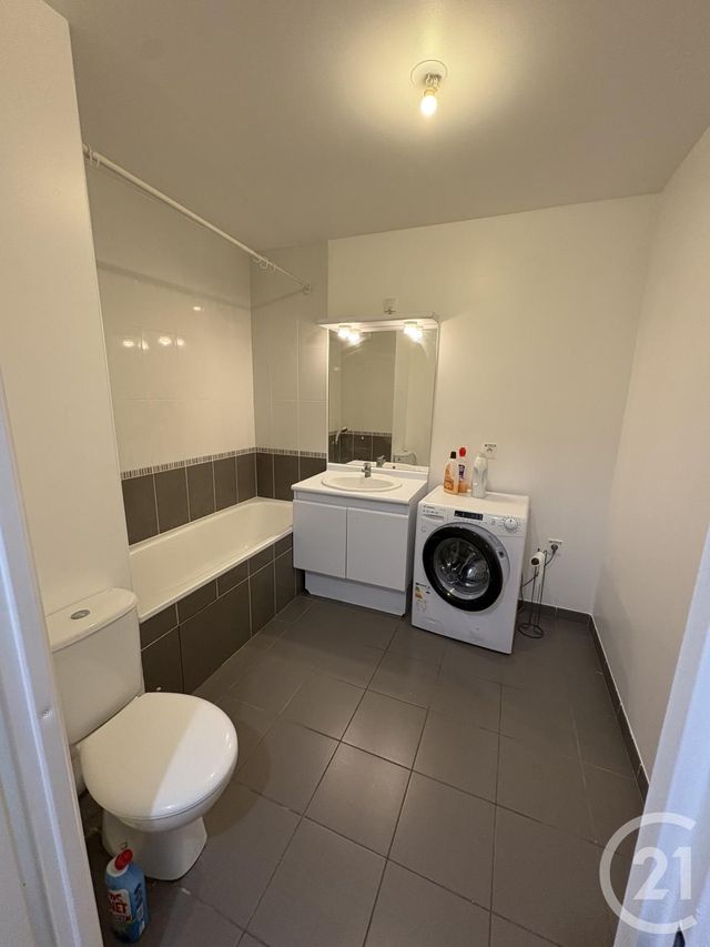 Appartement F3 à louer - 3 pièces - 62.05 m2 - ST PIERRE DU PERRAY - 91 - ILE-DE-FRANCE - Century 21 Optimmo