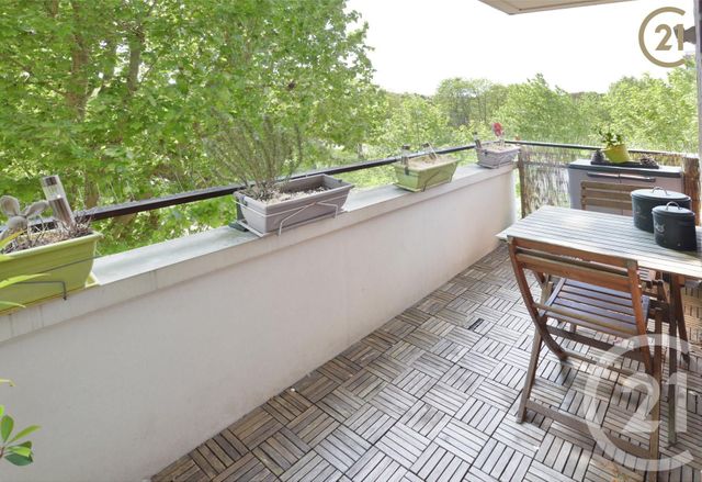 Appartement F4 à louer - 4 pièces - 71.15 m2 - VIGNEUX SUR SEINE - 91 - ILE-DE-FRANCE - Century 21 Optimmo
