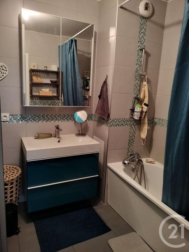 Appartement F4 à louer - 4 pièces - 71.15 m2 - VIGNEUX SUR SEINE - 91 - ILE-DE-FRANCE - Century 21 Optimmo