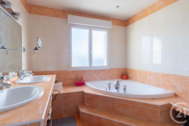 maison à vendre - 8 pièces - 236.0 m2 - VIGNEUX SUR SEINE - 91 - ILE-DE-FRANCE - Century 21 Optimmo