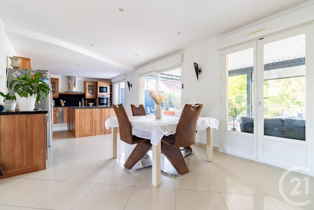 maison à vendre - 8 pièces - 236.0 m2 - VIGNEUX SUR SEINE - 91 - ILE-DE-FRANCE - Century 21 Optimmo