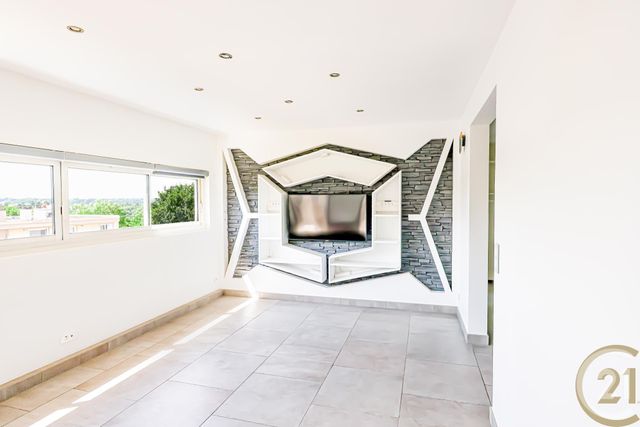 Appartement F4 à vendre - 4 pièces - 83.41 m2 - YERRES - 91 - ILE-DE-FRANCE - Century 21 Optimmo