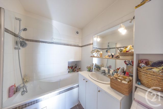 Appartement F2 à vendre - 2 pièces - 55.38 m2 - VIGNEUX SUR SEINE - 91 - ILE-DE-FRANCE - Century 21 Optimmo