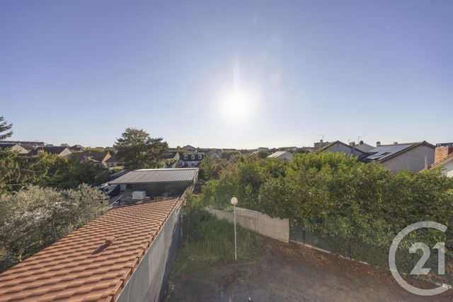 Appartement F2 à vendre - 2 pièces - 55.38 m2 - VIGNEUX SUR SEINE - 91 - ILE-DE-FRANCE - Century 21 Optimmo