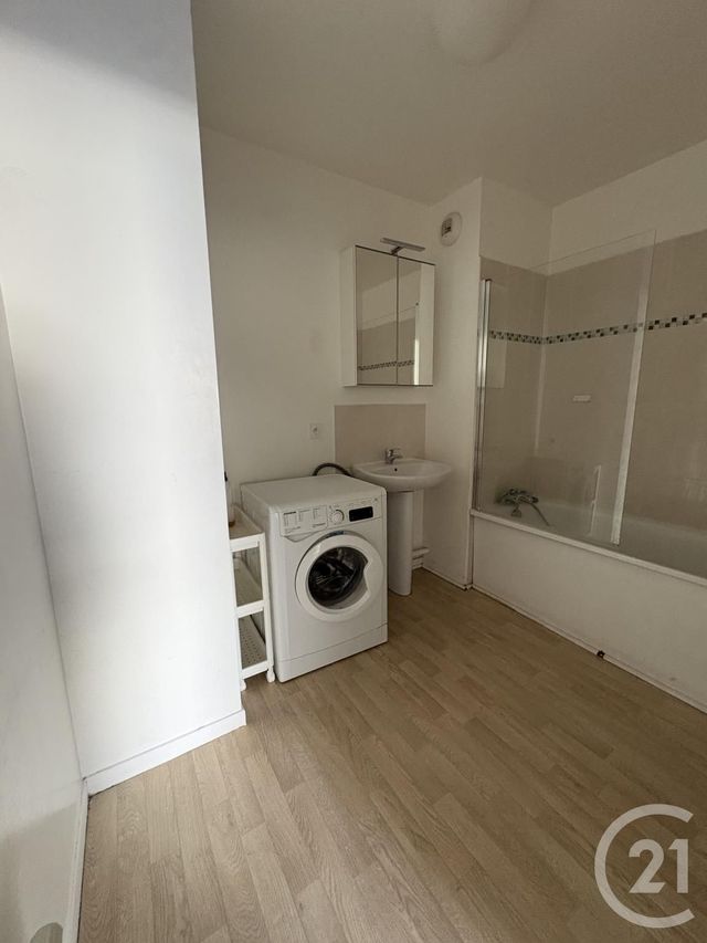 Appartement F2 à louer - 2 pièces - 40.0 m2 - VIGNEUX SUR SEINE - 91 - ILE-DE-FRANCE - Century 21 Optimmo