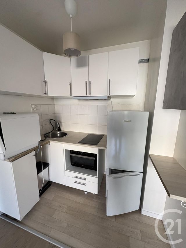 Appartement F2 à louer - 2 pièces - 40.0 m2 - VIGNEUX SUR SEINE - 91 - ILE-DE-FRANCE - Century 21 Optimmo
