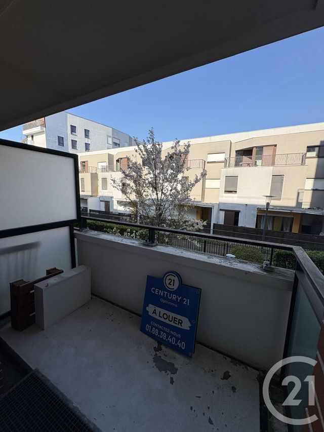 Appartement F2 à louer - 2 pièces - 40.0 m2 - VIGNEUX SUR SEINE - 91 - ILE-DE-FRANCE - Century 21 Optimmo