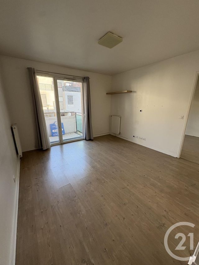 Appartement F2 à louer - 2 pièces - 40.0 m2 - VIGNEUX SUR SEINE - 91 - ILE-DE-FRANCE - Century 21 Optimmo