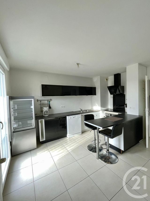 Appartement F3 à louer - 3 pièces - 69.24 m2 - VIGNEUX SUR SEINE - 91 - ILE-DE-FRANCE - Century 21 Optimmo