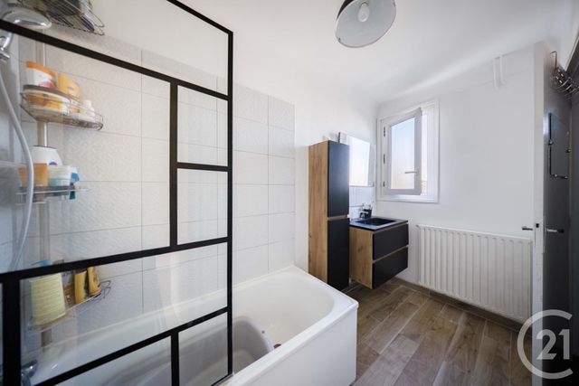 Appartement F3 à vendre - 3 pièces - 56.95 m2 - VIGNEUX SUR SEINE - 91 - ILE-DE-FRANCE - Century 21 Optimmo