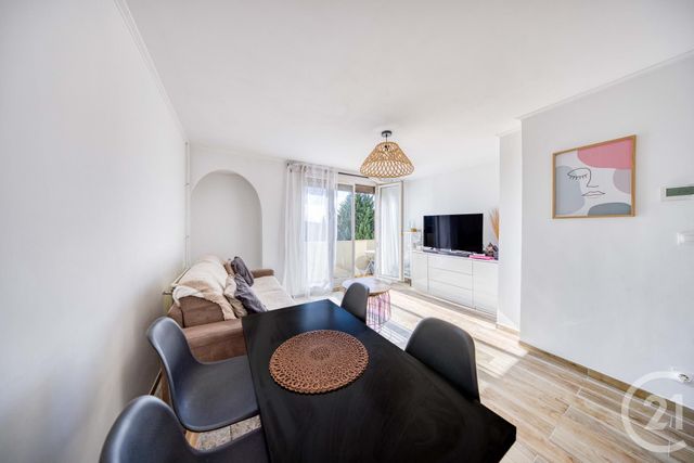 Appartement F3 à vendre - 3 pièces - 56.95 m2 - VIGNEUX SUR SEINE - 91 - ILE-DE-FRANCE - Century 21 Optimmo