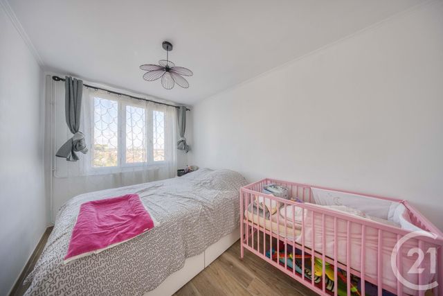 Appartement F3 à vendre - 3 pièces - 56.95 m2 - VIGNEUX SUR SEINE - 91 - ILE-DE-FRANCE - Century 21 Optimmo