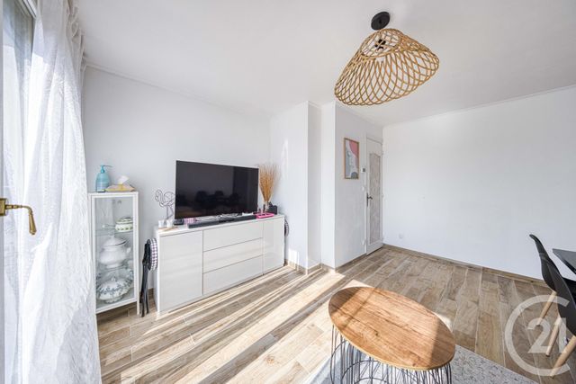 Appartement F3 à vendre - 3 pièces - 56.95 m2 - VIGNEUX SUR SEINE - 91 - ILE-DE-FRANCE - Century 21 Optimmo