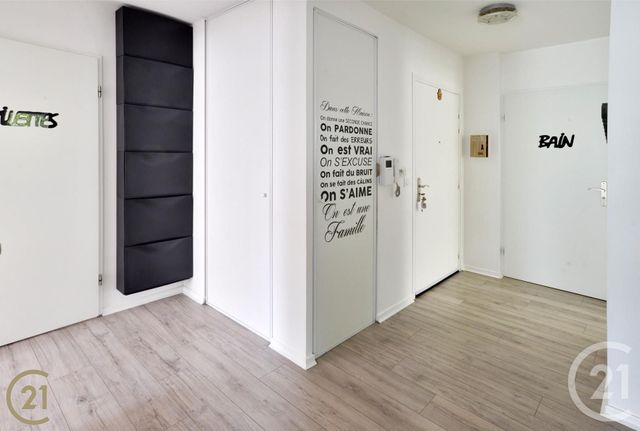Appartement F4 à louer - 4 pièces - 71.15 m2 - VIGNEUX SUR SEINE - 91 - ILE-DE-FRANCE - Century 21 Optimmo