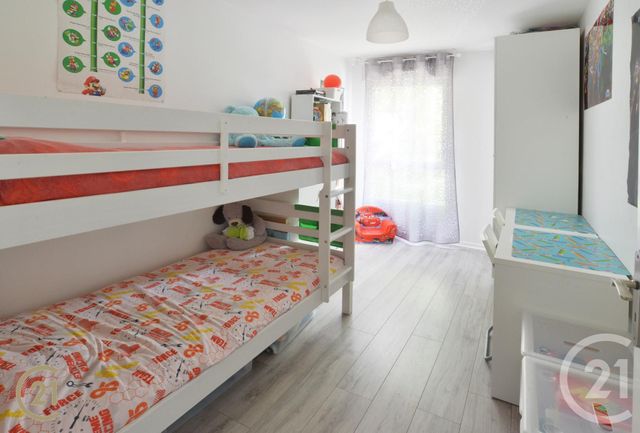 Appartement F4 à louer - 4 pièces - 71.15 m2 - VIGNEUX SUR SEINE - 91 - ILE-DE-FRANCE - Century 21 Optimmo