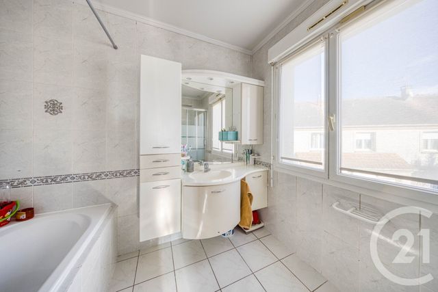 maison à vendre - 6 pièces - 110.0 m2 - VIGNEUX SUR SEINE - 91 - ILE-DE-FRANCE - Century 21 Optimmo