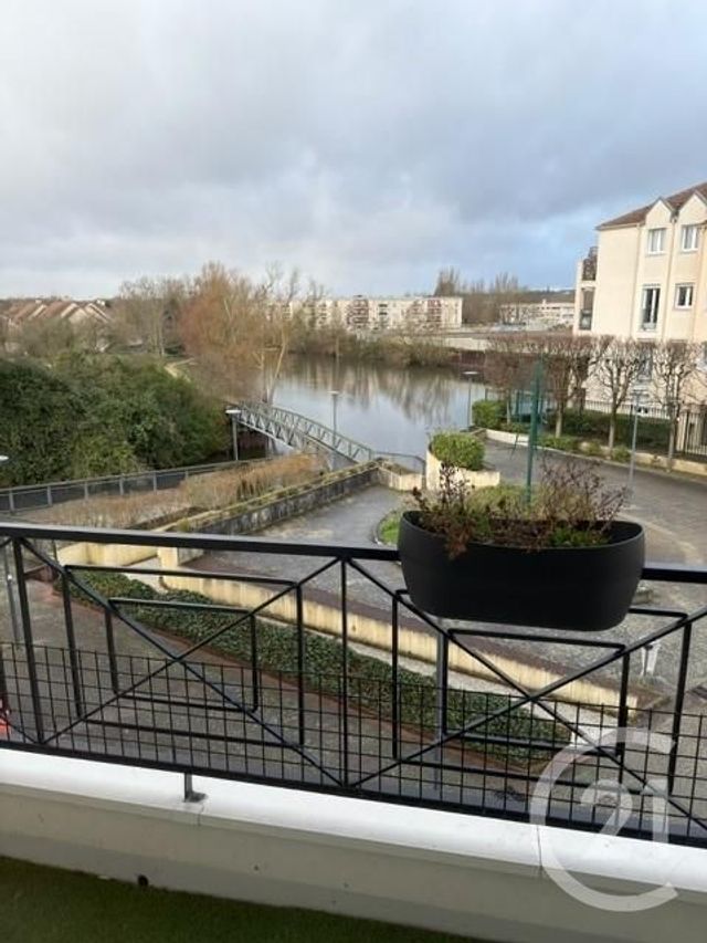 Appartement F4 à louer - 4 pièces - 75.08 m2 - VIGNEUX SUR SEINE - 91 - ILE-DE-FRANCE - Century 21 Optimmo