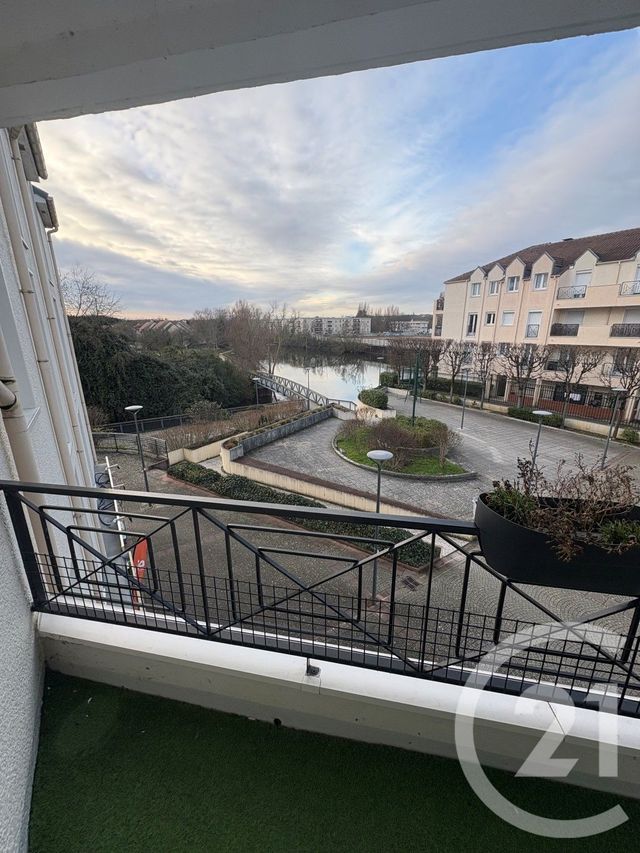 Appartement F4 à louer - 4 pièces - 75.08 m2 - VIGNEUX SUR SEINE - 91 - ILE-DE-FRANCE - Century 21 Optimmo