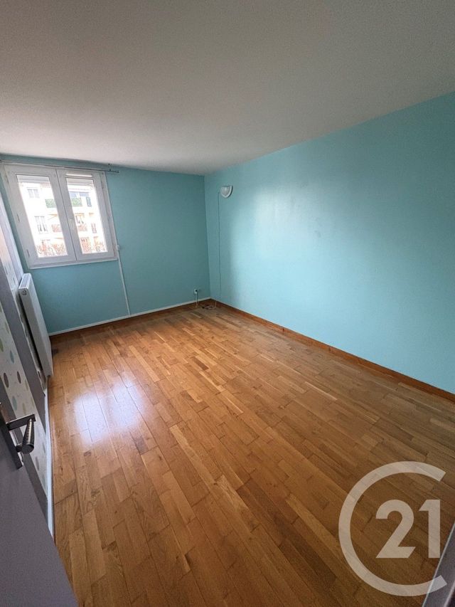 Appartement F4 à louer - 4 pièces - 75.08 m2 - VIGNEUX SUR SEINE - 91 - ILE-DE-FRANCE - Century 21 Optimmo