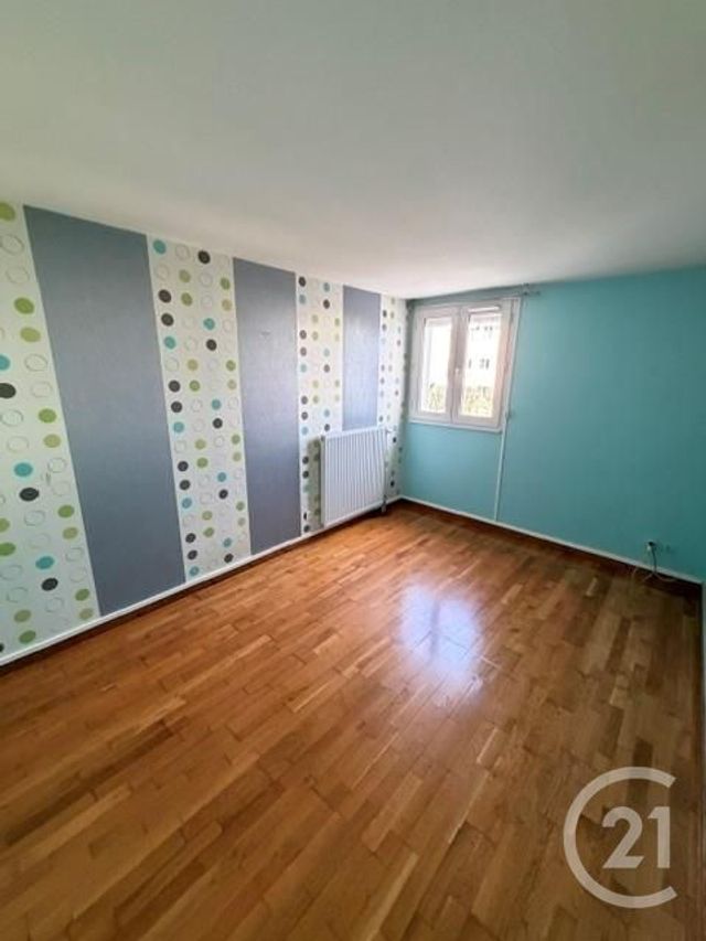 Appartement F4 à louer - 4 pièces - 75.08 m2 - VIGNEUX SUR SEINE - 91 - ILE-DE-FRANCE - Century 21 Optimmo