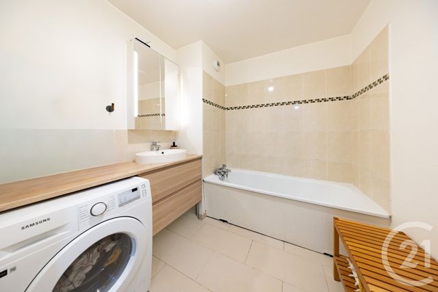 Appartement F5 à vendre - 5 pièces - 93.0 m2 - VIGNEUX SUR SEINE - 91 - ILE-DE-FRANCE - Century 21 Optimmo