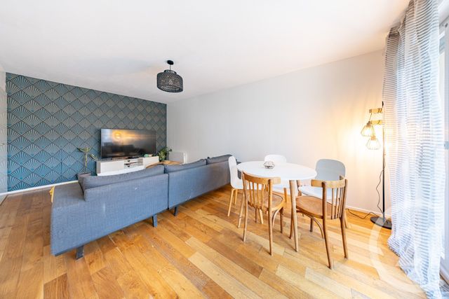 Appartement F5 à vendre - 5 pièces - 93.0 m2 - VIGNEUX SUR SEINE - 91 - ILE-DE-FRANCE - Century 21 Optimmo