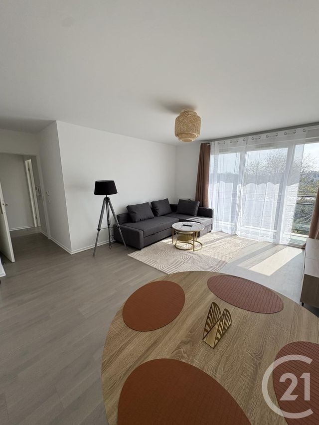 Appartement F3 à louer - 3 pièces - 56.25 m2 - VIGNEUX SUR SEINE - 91 - ILE-DE-FRANCE - Century 21 Optimmo