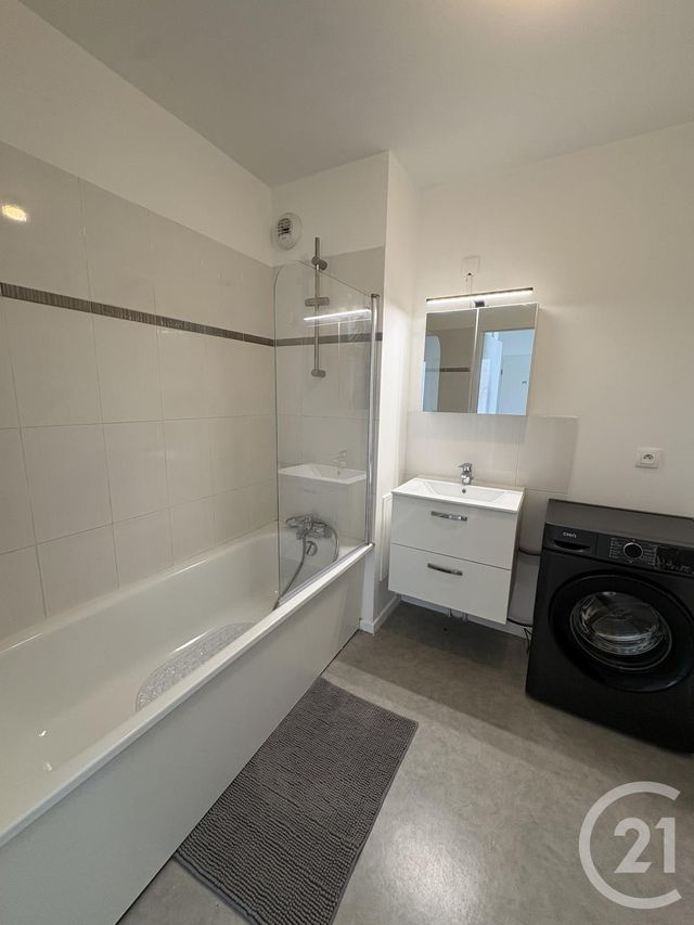 Appartement F3 à louer - 3 pièces - 56.25 m2 - VIGNEUX SUR SEINE - 91 - ILE-DE-FRANCE - Century 21 Optimmo