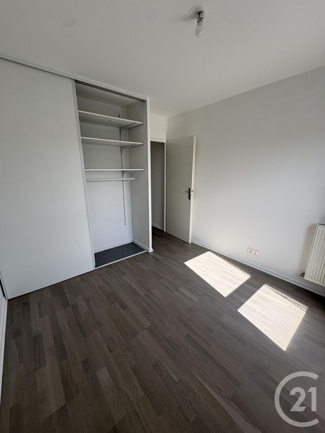 Appartement F3 à louer - 3 pièces - 56.25 m2 - VIGNEUX SUR SEINE - 91 - ILE-DE-FRANCE - Century 21 Optimmo