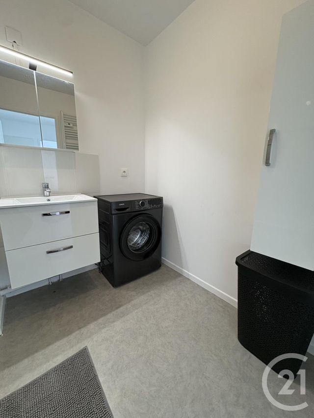 Appartement F3 à louer - 3 pièces - 56.25 m2 - VIGNEUX SUR SEINE - 91 - ILE-DE-FRANCE - Century 21 Optimmo