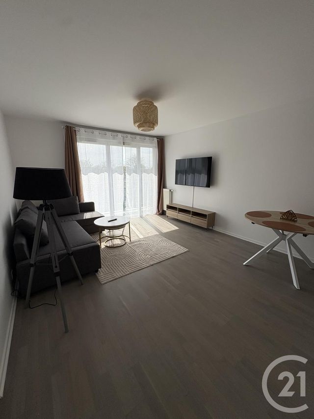 Appartement F3 à louer - 3 pièces - 56.25 m2 - VIGNEUX SUR SEINE - 91 - ILE-DE-FRANCE - Century 21 Optimmo