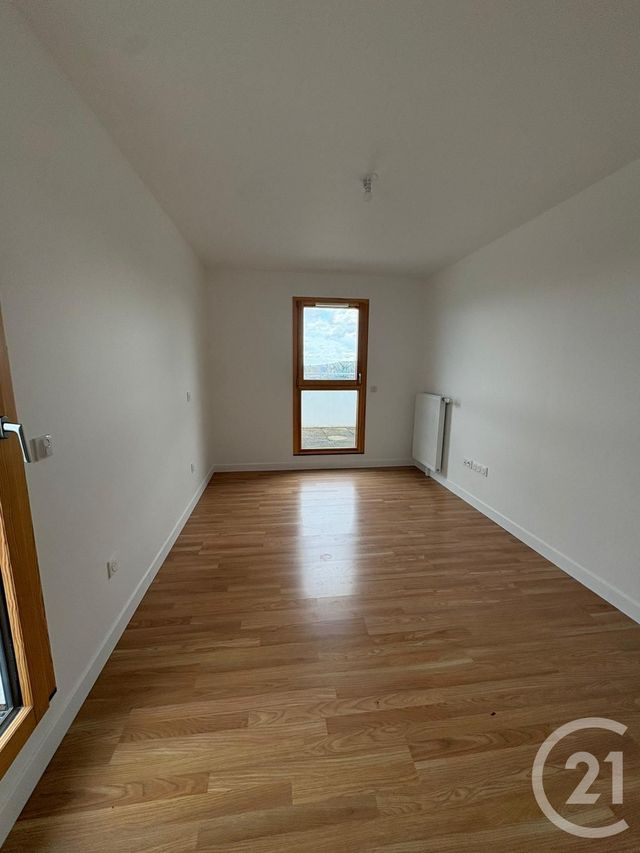 Appartement F3 à louer - 3 pièces - 77.4 m2 - VIGNEUX SUR SEINE - 91 - ILE-DE-FRANCE - Century 21 Optimmo