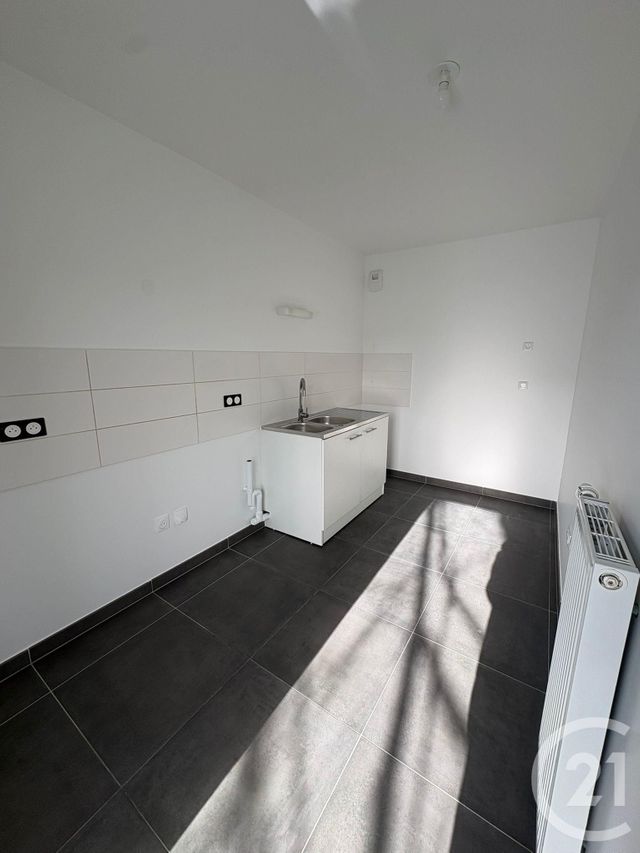 Appartement F4 à louer - 4 pièces - 97.1 m2 - VIGNEUX SUR SEINE - 91 - ILE-DE-FRANCE - Century 21 Optimmo