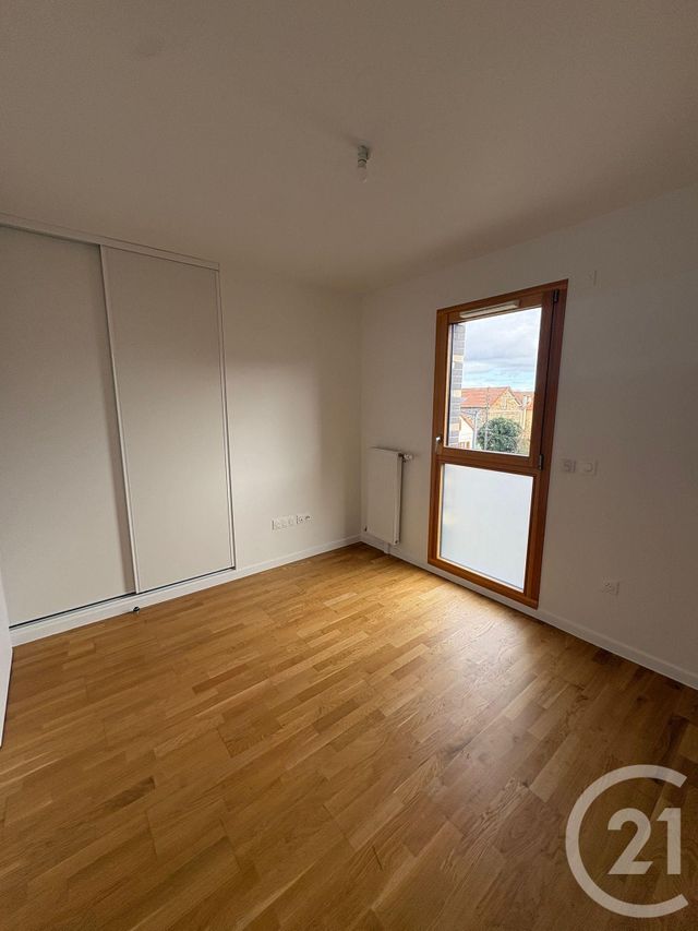 Appartement F4 à louer - 4 pièces - 97.1 m2 - VIGNEUX SUR SEINE - 91 - ILE-DE-FRANCE - Century 21 Optimmo