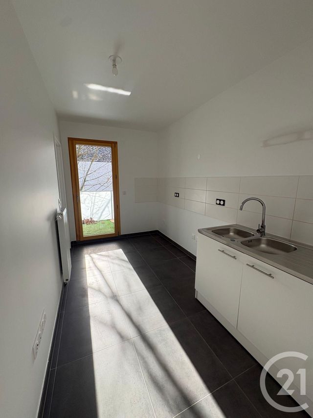 Appartement F4 à louer - 4 pièces - 97.1 m2 - VIGNEUX SUR SEINE - 91 - ILE-DE-FRANCE - Century 21 Optimmo