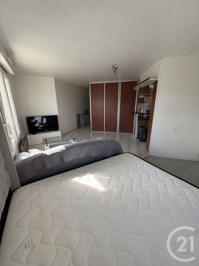 Appartement F1 à louer - 1 pièce - 36.76 m2 - VIGNEUX SUR SEINE - 91 - ILE-DE-FRANCE - Century 21 Optimmo