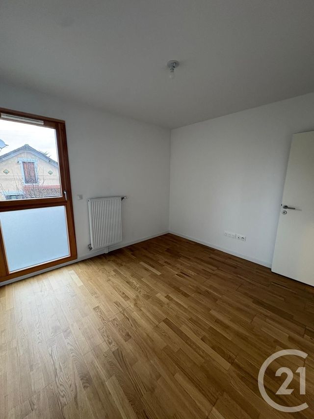 Appartement F2 à louer - 2 pièces - 55.5 m2 - VIGNEUX SUR SEINE - 91 - ILE-DE-FRANCE - Century 21 Optimmo
