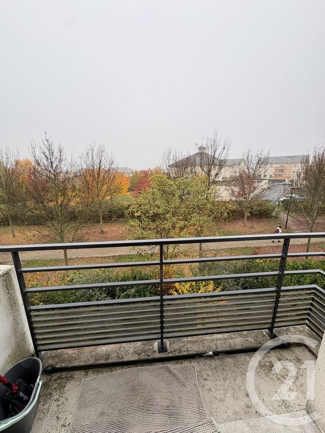 Appartement F3 à vendre - 3 pièces - 62.05 m2 - ST PIERRE DU PERRAY - 91 - ILE-DE-FRANCE - Century 21 Optimmo