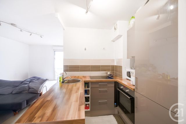 Appartement F2 à vendre - 2 pièces - 43.87 m2 - VIGNEUX SUR SEINE - 91 - ILE-DE-FRANCE - Century 21 Optimmo