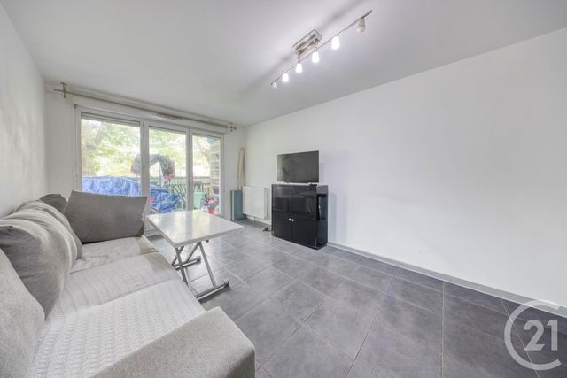 Appartement F4 à vendre - 4 pièces - 73.15 m2 - VIGNEUX SUR SEINE - 91 - ILE-DE-FRANCE - Century 21 Optimmo